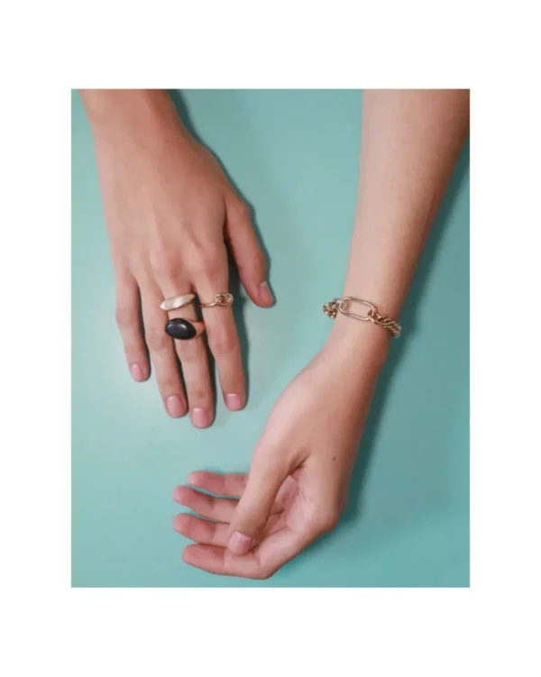 ANILLO OVALADO PLANO HELENA ROHNER