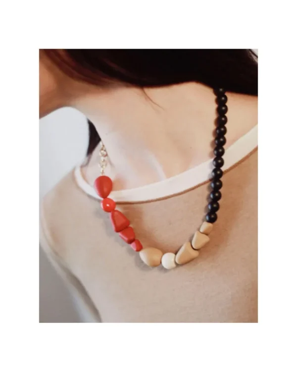 COLLAR MULTIFORMAS DE PLA-3D, PIEDRAS Y ANILLAS DORADAS HELENA ROHNER