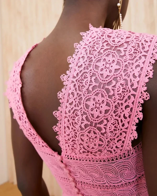 TOP ALIANNA ULLA JOHNSON